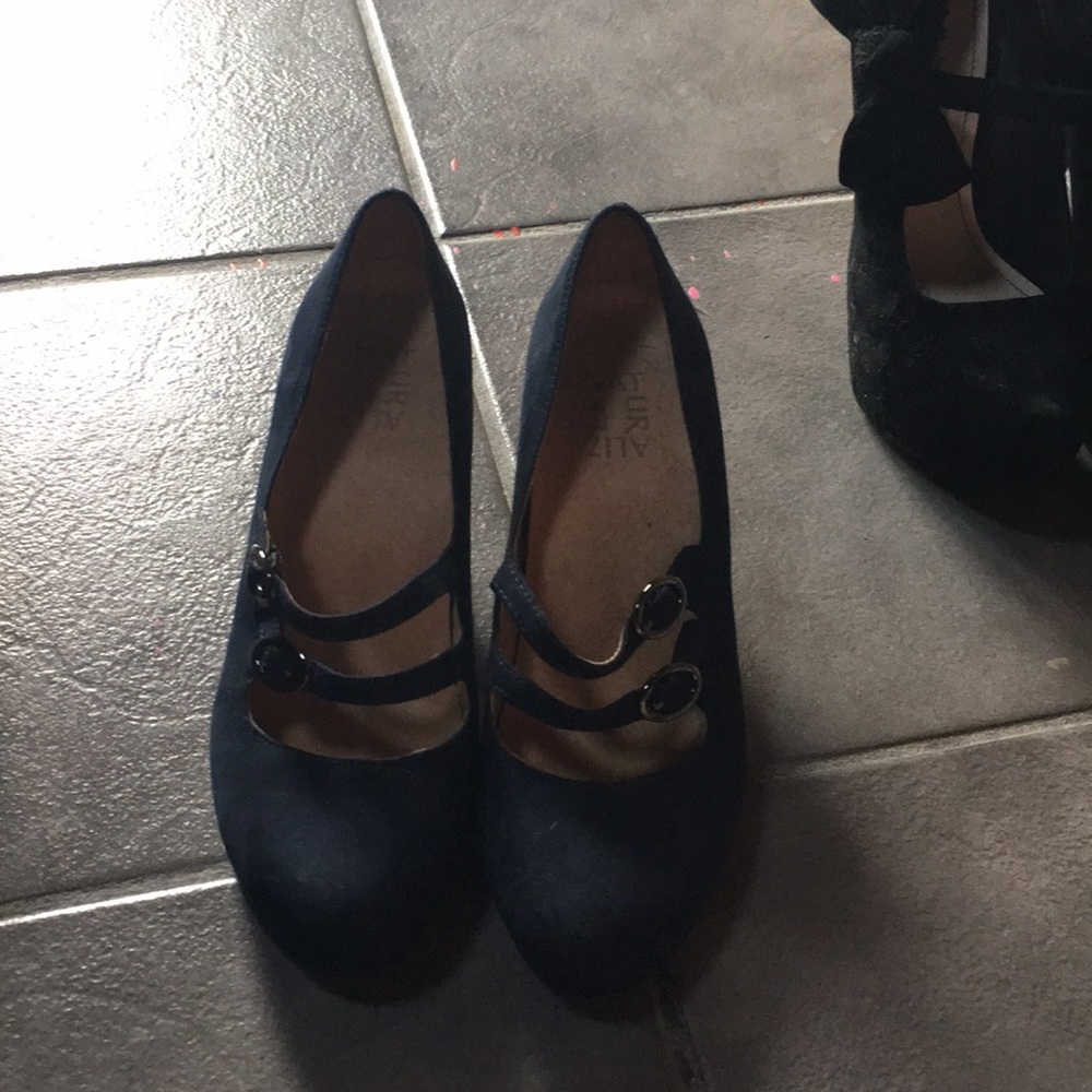 Naturalizer Kitten Heel